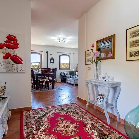 Holiday home 4 Bedrooms House With Private Pool Terrace And Wifi At 6 Km Away From The *