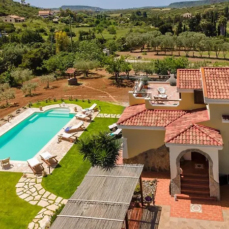 4 Bedrooms House With Private Pool Terrace And Wifi At 6 Km Away From The *